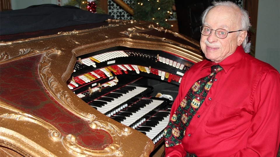 Davis Folkert's - Tiptoe Through the Tulips Barton Theatre Organ Concert photo