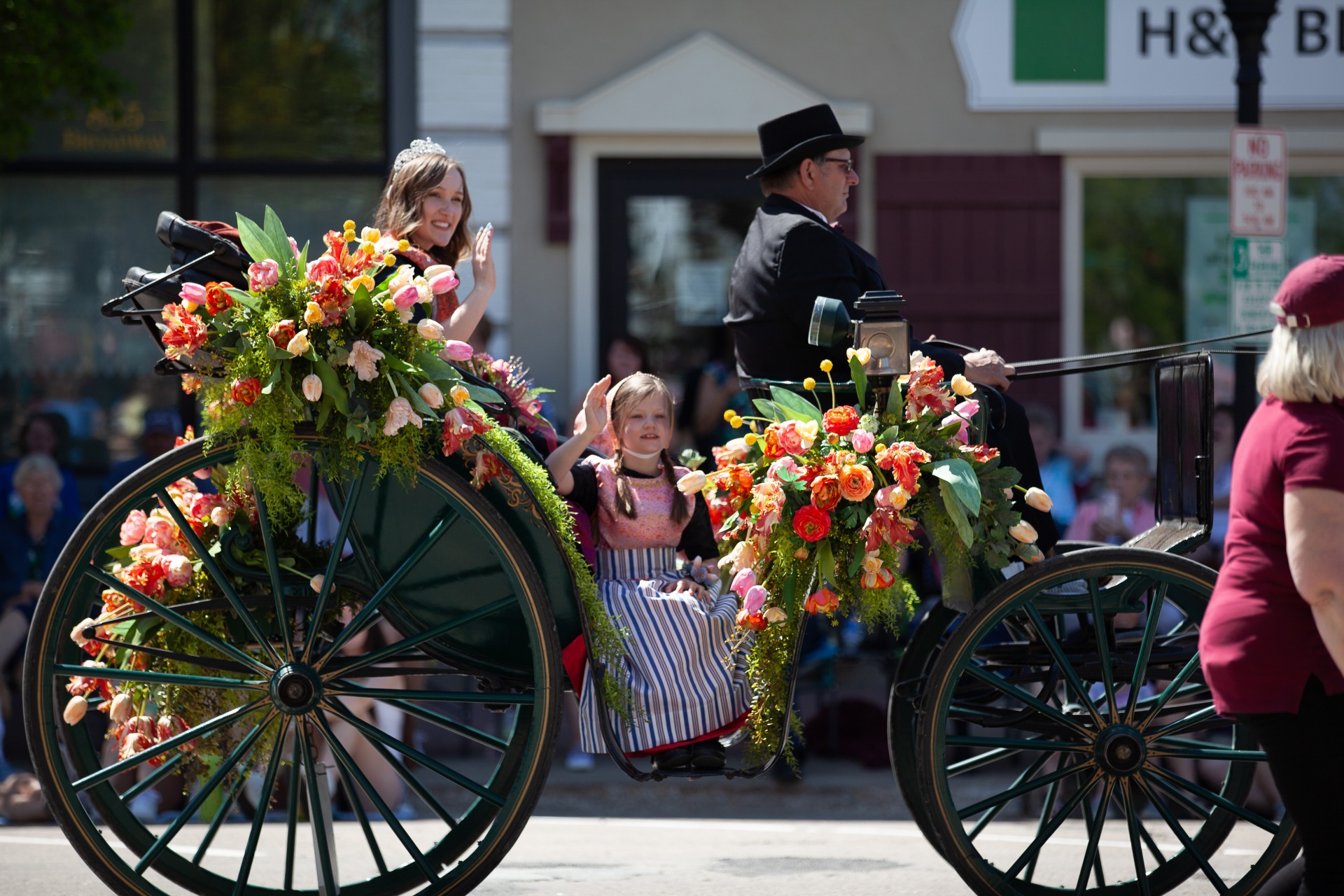 tulip queen parade