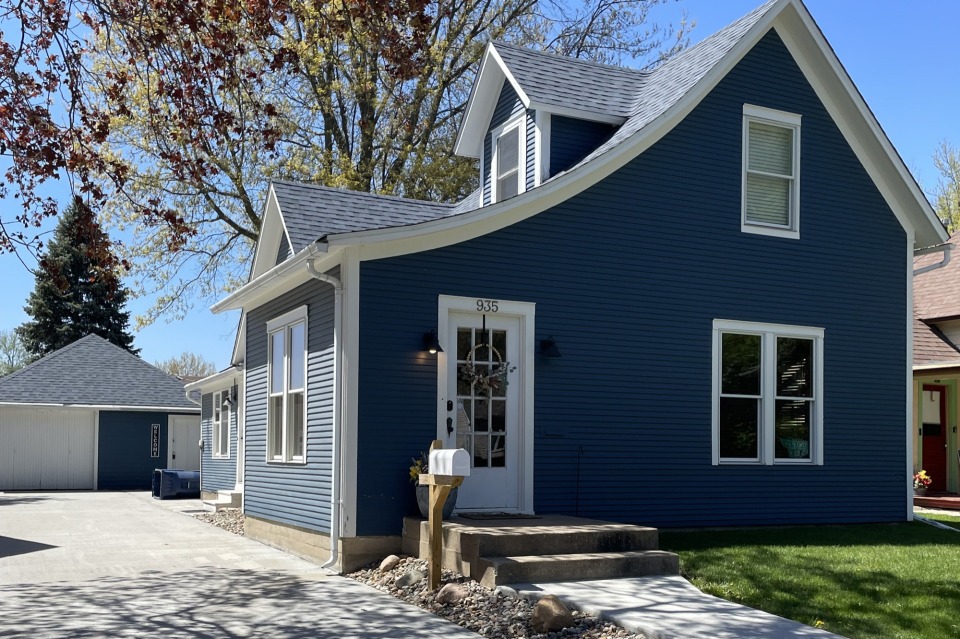 DenOever in downtown Pella photo