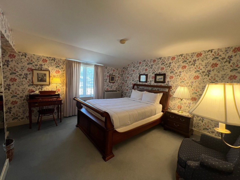 Strawtown Inn photo
